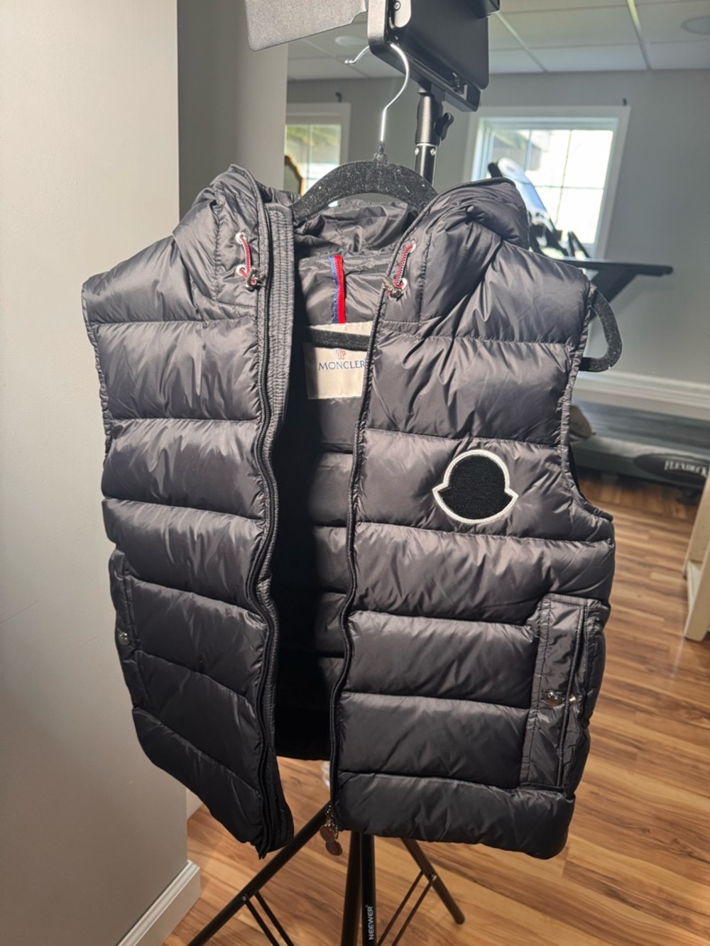 Moncler Black Doudoune Lehrer vest. Used. Size small (1).